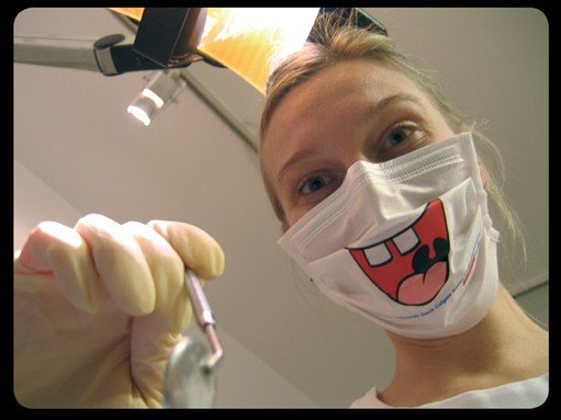 Забавные маски для стоматологов (3 фото)
