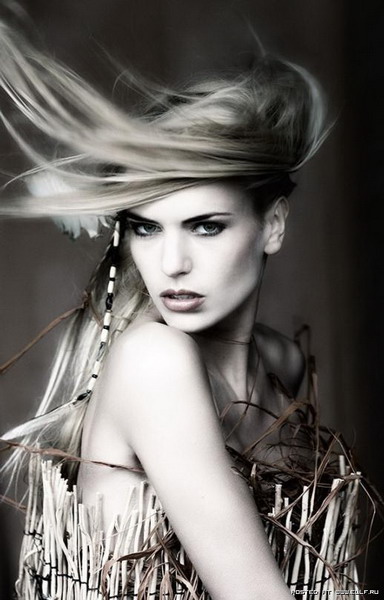 ���������� Laura Peltre