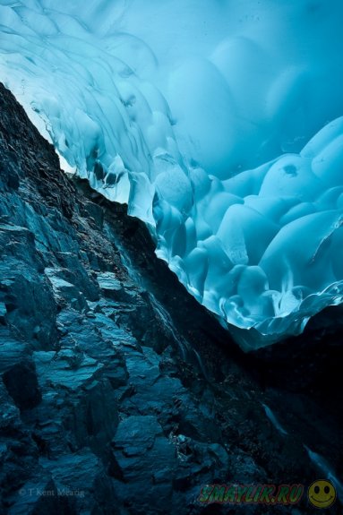 Красота глубин ледника Менденхолл