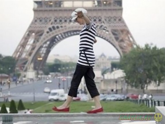 Парижанкам  теперь можно носить брюки в общественных местах