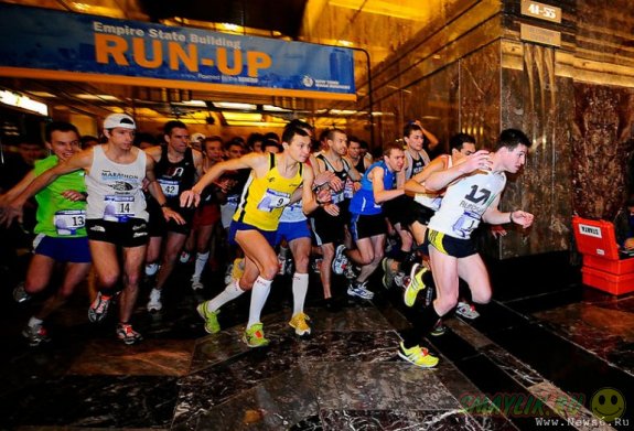 В Нью-Йорке соревновались в беге по лестницам