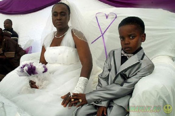 В ЮАР восьмилетний мальчик стал супругом 61-летней женщине 