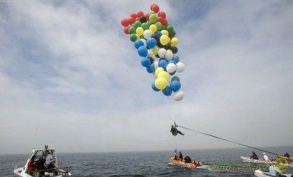 Уроженец ЮАР совершил полет над водами Атлантики на воздушных шарах