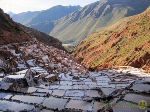 Соляные водоемы Священной Долины инков в Перу
