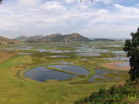 Пхумди - плавающие острова озера Локтак в Индии