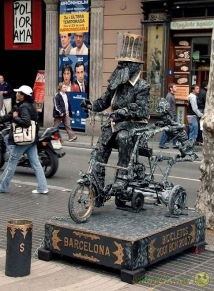 Живые статуи на главных улицах городов мира