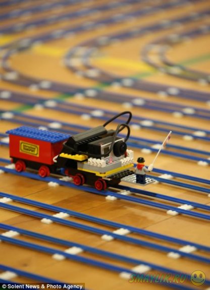 В Дании построили самую  длинную игрушечную железную дорогу из LEGO 