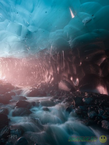 Красота глубин ледника Менденхолл