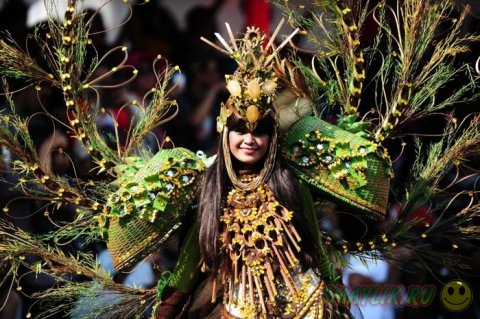 Самые яркие костюмы карнавала Jember Fashion Carnaval