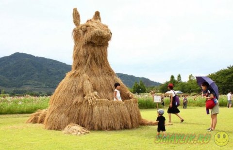Фестиваль соломенных скульптур в Японии