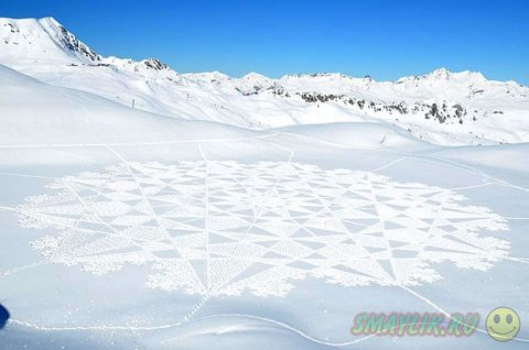 Геометрические узоры на снегу 