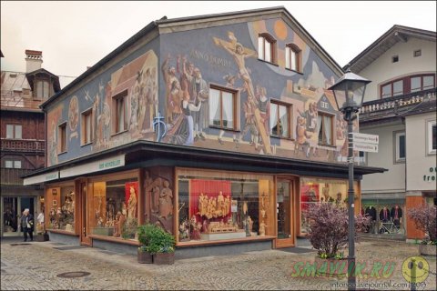 Расписанные фресками дома в боварской деревеньке Обераммергау