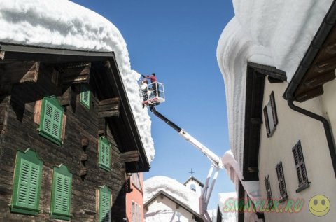 Зима в швейцарском городе Бедретто