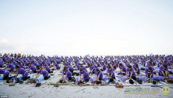 На Бали состоялся массовый сеанс массажа