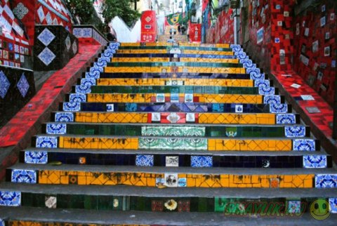 Современная достропримечательность Рио-де-Жанейро - лестница Селарона
