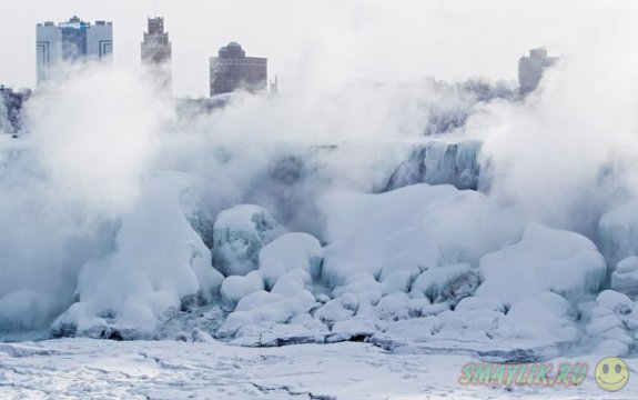 Красота частично замерзшего Ниагарского водопада