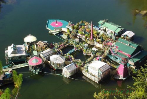 "Бухта свободы" -  дом-остров постороенный у побережья острова Ванкувер 